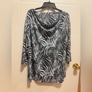 N Touch Sz 2X Gray Print Cowl Neck Top VGUC😊😊